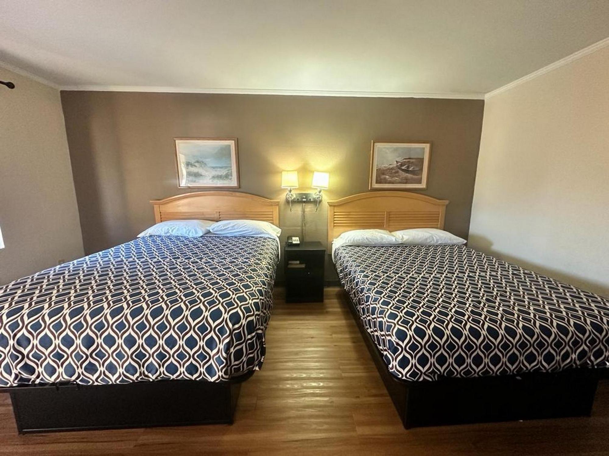 Loyalty Inn Рокингам Екстериор снимка