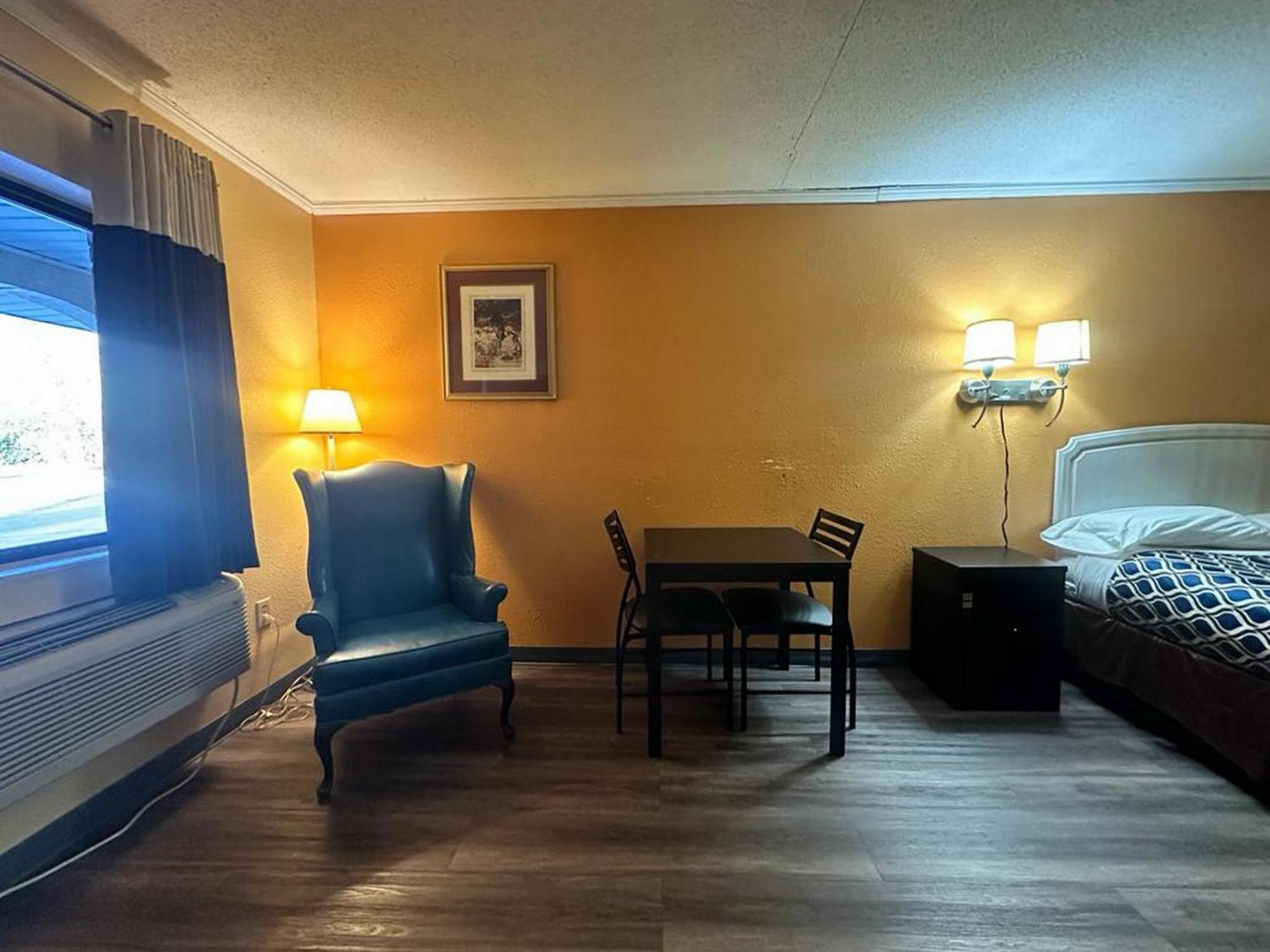 Loyalty Inn Рокингам Екстериор снимка