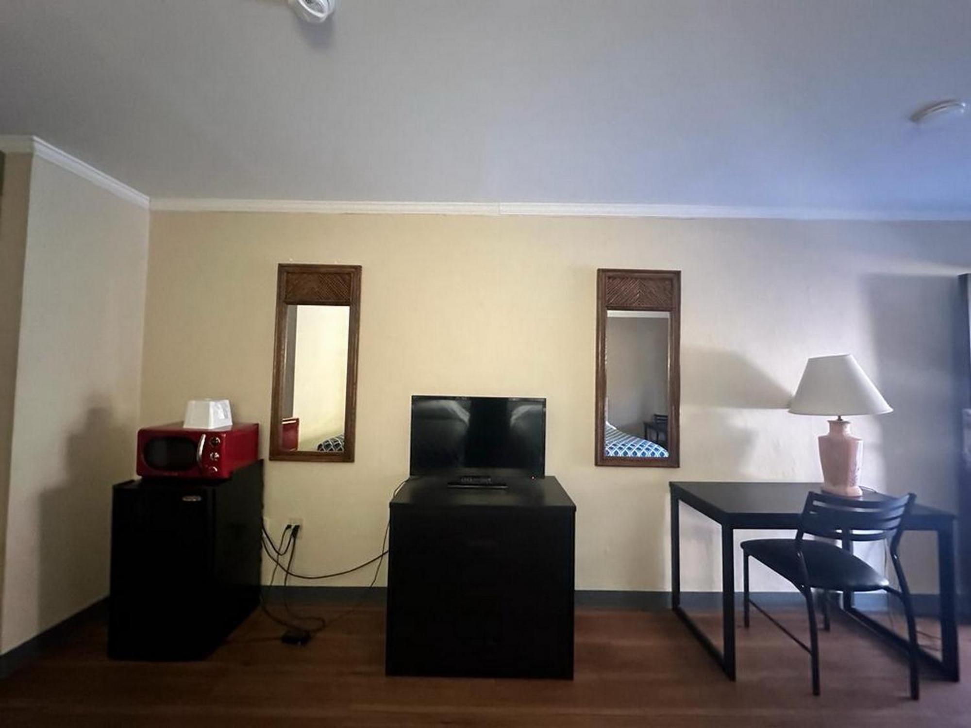 Loyalty Inn Рокингам Екстериор снимка